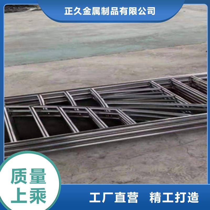 不锈钢碳素钢复合管桥梁护栏施工图片