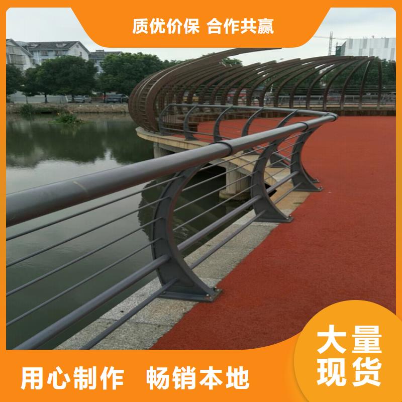 防腐木桥梁护栏椭圆管桥梁防撞护栏锌钢木纹转印桥梁护栏坚固耐磨损长期供应