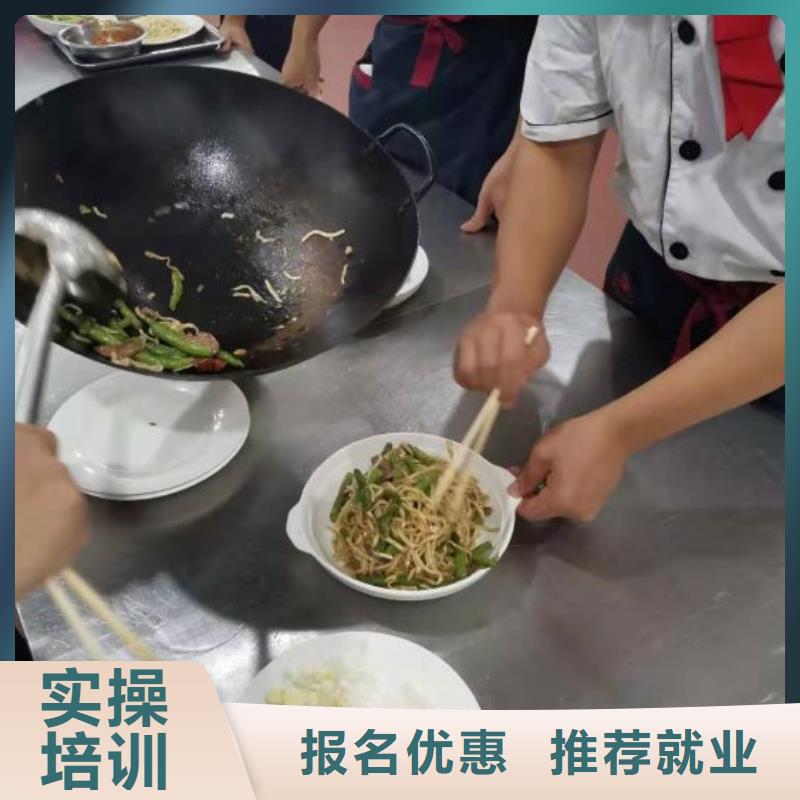 烹饪培训学校虎振挖掘机学校实操培训